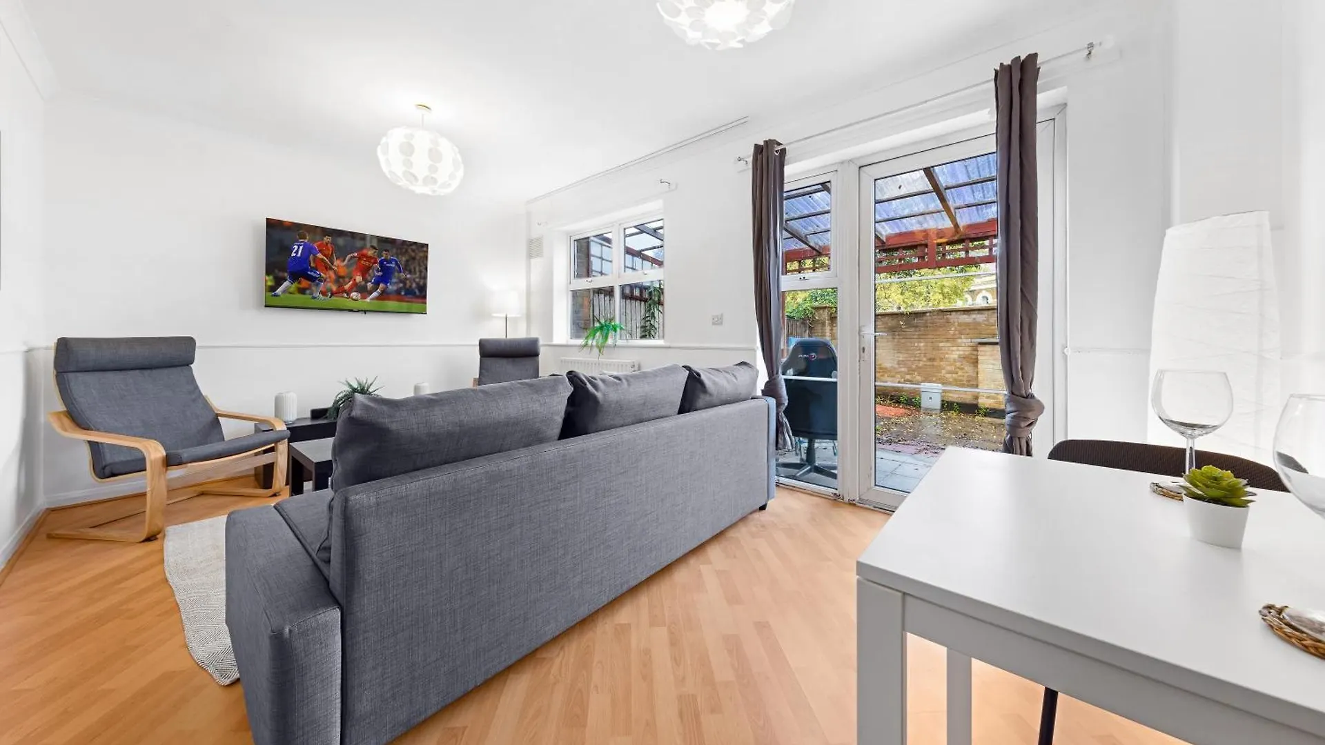 Holiday home Cozylease 3Br In Canary Wharf,Garden,Gym,Workspace London