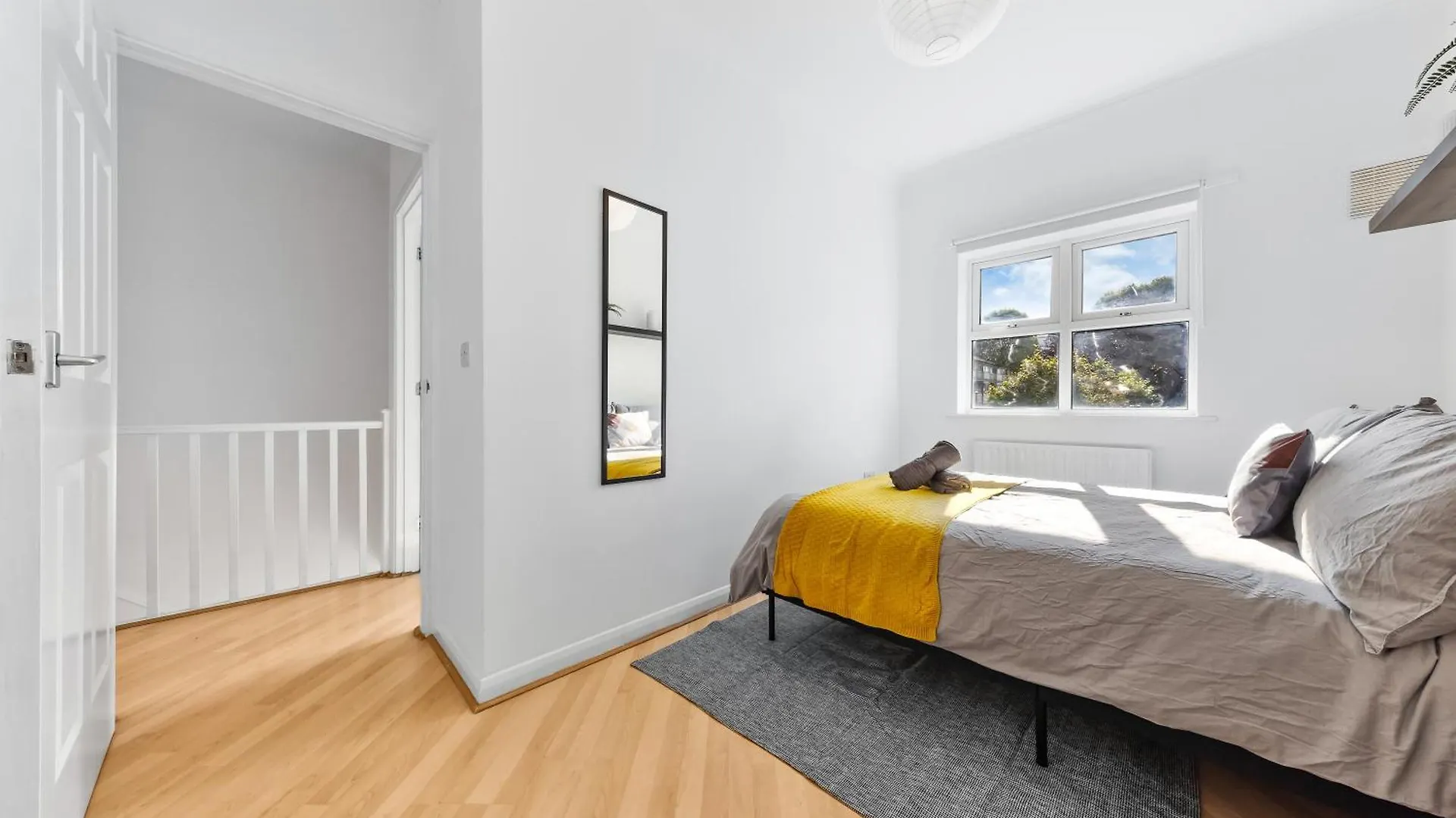 Holiday home Cozylease 3Br In Canary Wharf,Garden,Gym,Workspace London